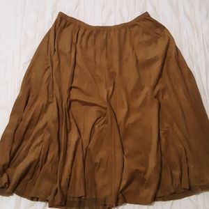 🧵3 for $15🧵C.J. Banks Camel Suede Godet Skirt